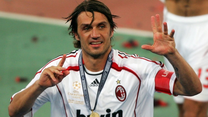 top-5-hau-ve-canh-trai-hay-nhat-the-gioi-moi-thoi-dai-paolo-maldini