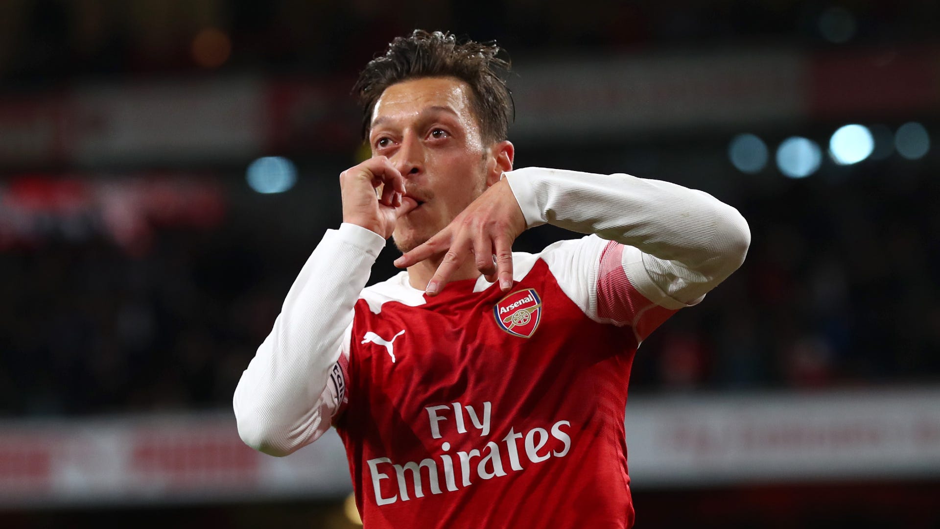 emmanuel-frimpong-ozil-choi-xuat-sac-nhung-arteta-thay-chua-du-roi-da-cau-ay-khoi-emirates